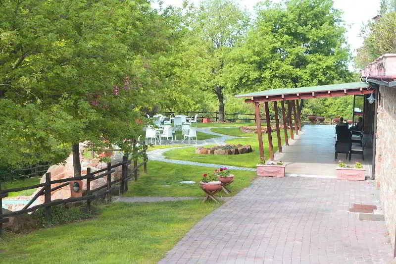 **** Hotel apartamentowy Villaggio Le Querce Sorano  Włochy