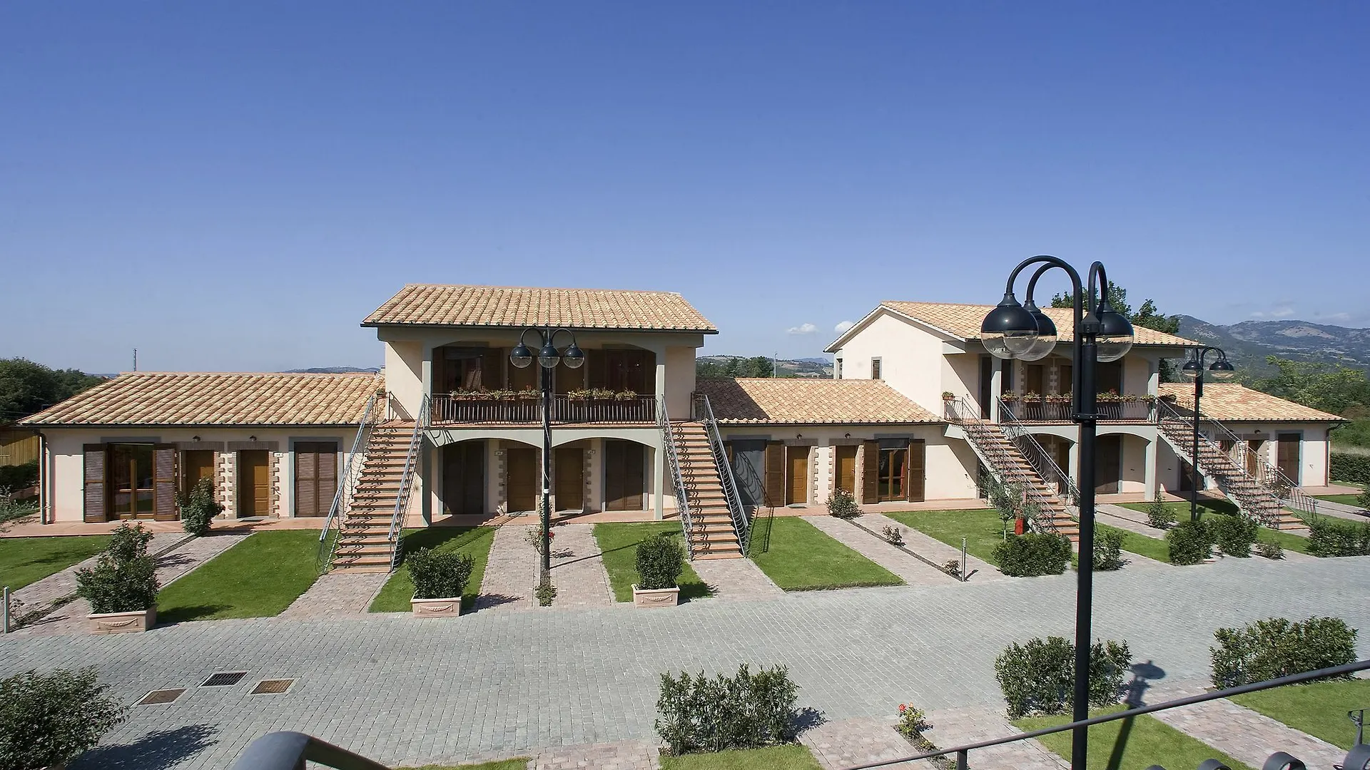 **** Hotel apartamentowy Villaggio Le Querce Sorano  Włochy