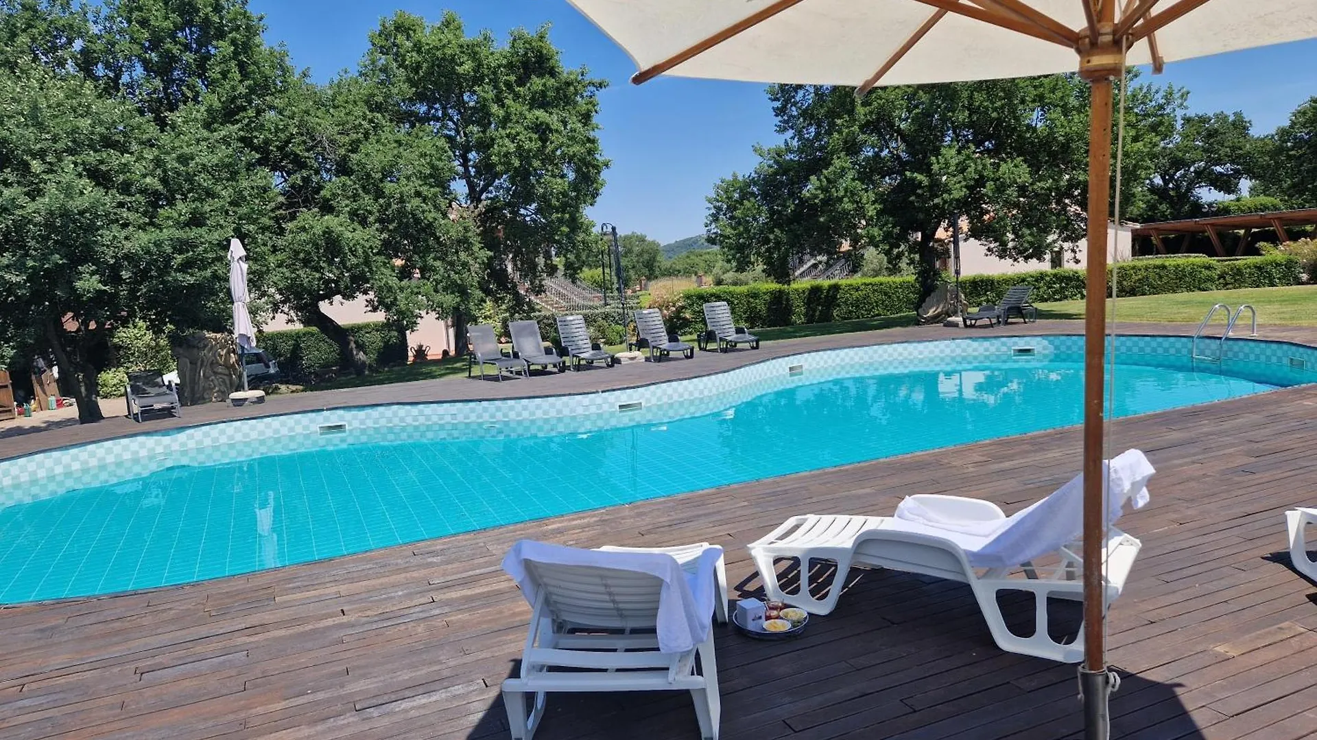 Lägenhetshotell Villaggio Le Querce Sorano